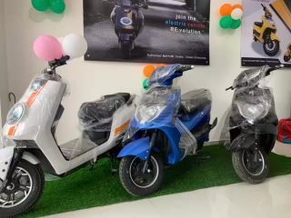 re-e-scooters-manjalpur-vadodara-battery-operated-motorcycle-dealers-mxkcnjt1s7_converted
